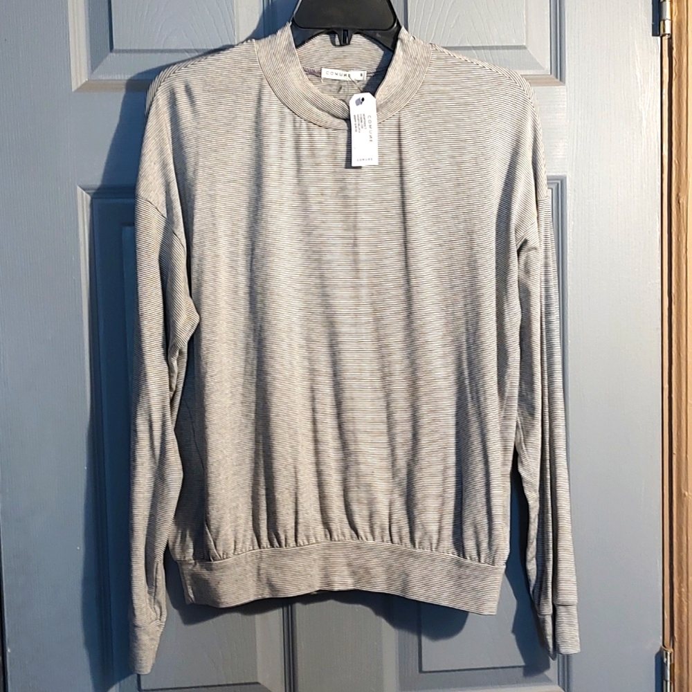 Loose turtle neck
